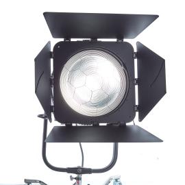 Nanlux FL-45E Fresnel motorizado para Evoke 5000B (16–50°)