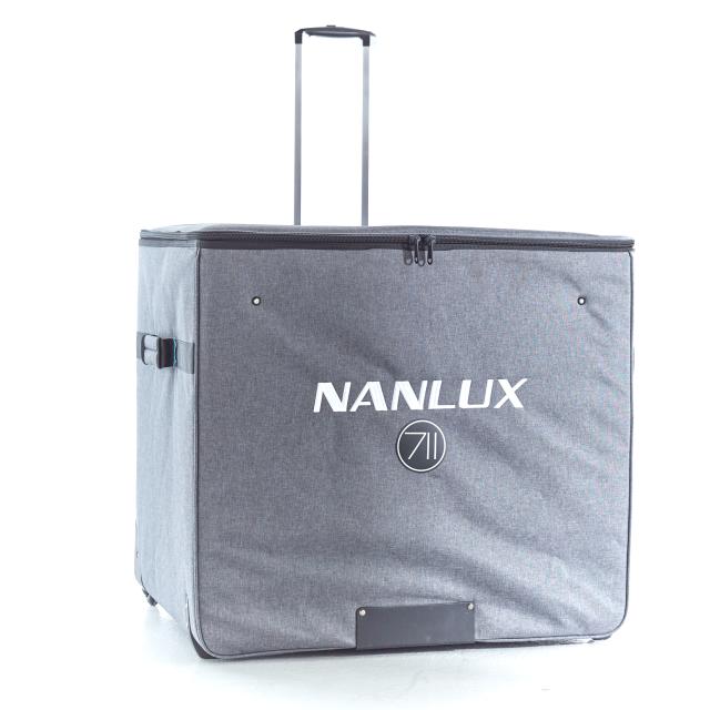 Nanlux FL-45E Fresnel motorizado para Evoke 5000B (16–50°)