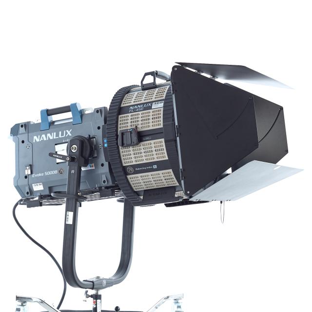 Nanlux FL-45E Fresnel motorizado para Evoke 5000B (16–50°)